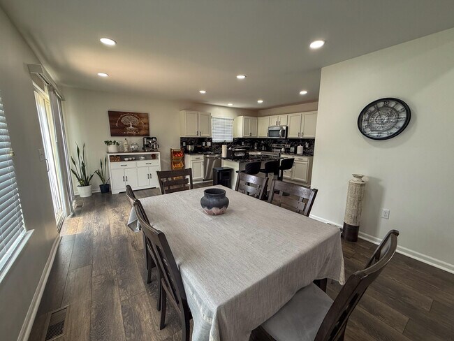 Building Photo - 38619 Watson Cir