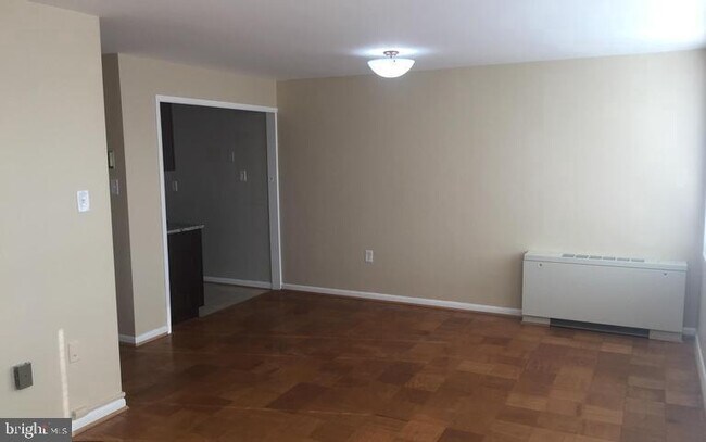 Building Photo - 10201 Grosvenor Pl