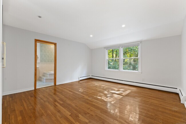 Building Photo - 494 Sawmill Rd