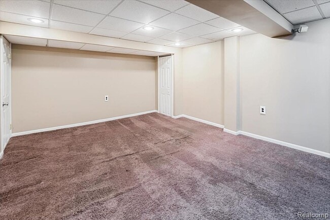 Building Photo - Location! Location! Location!