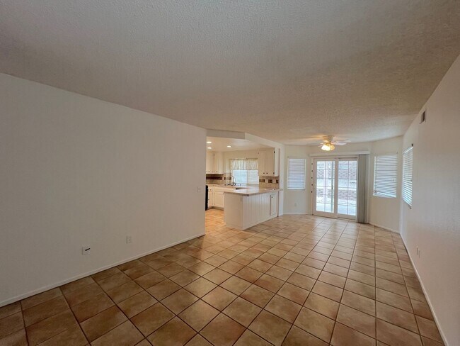 Building Photo - **Beautiful Lake Elsinore 3 Bdrm 2.5 Baths...