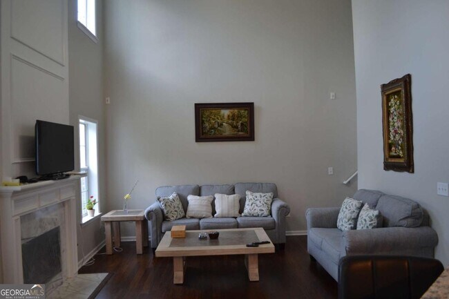 Building Photo - 1620 Grand Jct