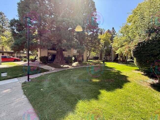 Building Photo - 1 Month free!! This stunning two-bedroom, two-bathroom townhouse with Loft Area