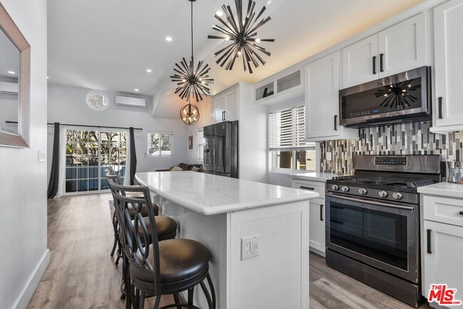 Building Photo - 126 Driftwood St