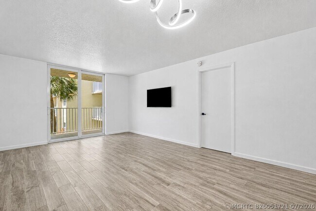 Building Photo - 2929 S Ocean Blvd