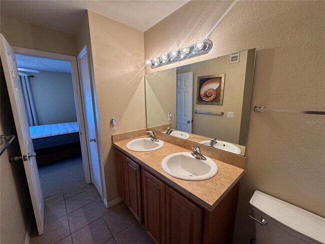 Building Photo - 1065 S Hiawassee Rd