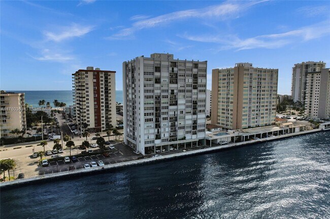 Building Photo - 1400 S Ocean Dr