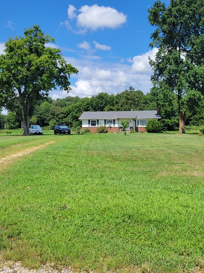 Building Photo - 7110 Noble Rd