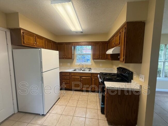 Building Photo - 1303 Dana Debbie St