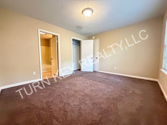 Building Photo - 127 Avalon Ave