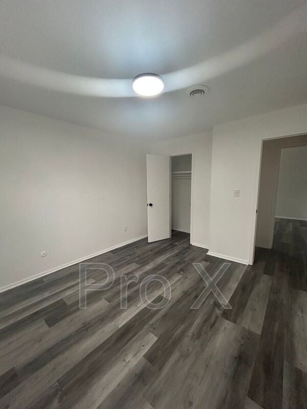 Building Photo - 1851 W Deane St