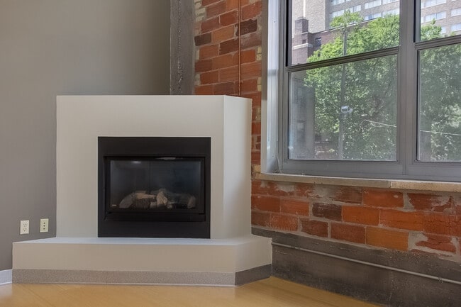 Building Photo - 521 S 7th St