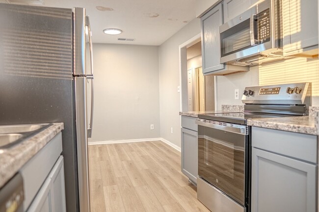 Building Photo - FULLY REMODELED GORGEOUS FOURPLEX WITH LUX...