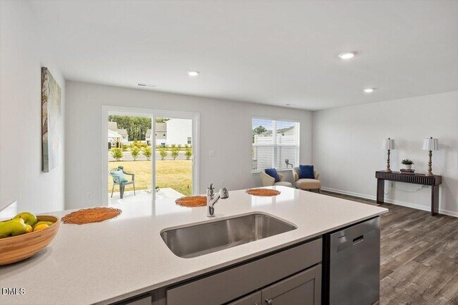 Building Photo - 24 Red Clover Dr