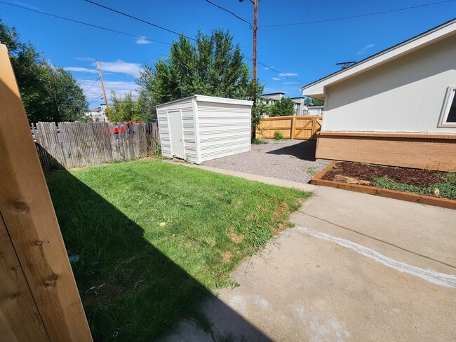 Building Photo - 5567 Newland Way