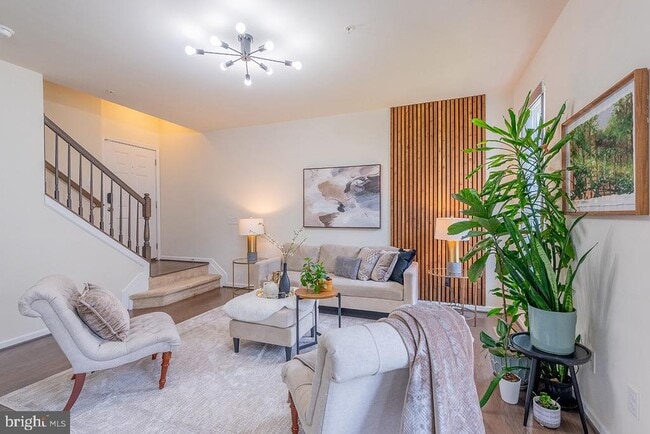 Building Photo - 43376 Town Gate Square