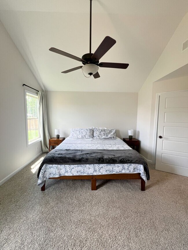 Building Photo - Charming Ranch-Style Home on a Large Corne...