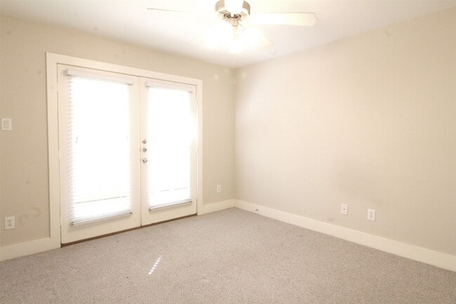 Building Photo - 3031 Buttercup St