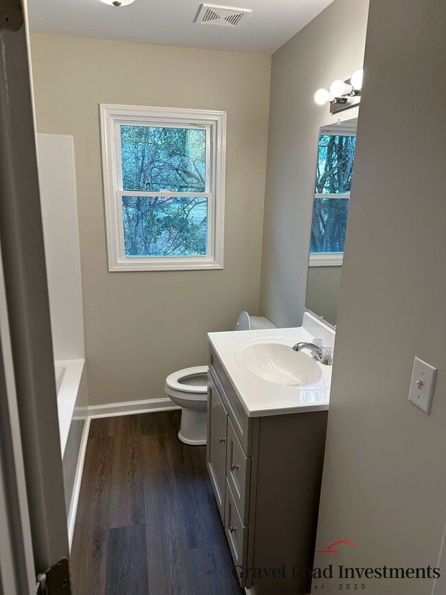 Building Photo - Charming 3-Bedroom Brick Home in a Quiet Cul-de-Sac