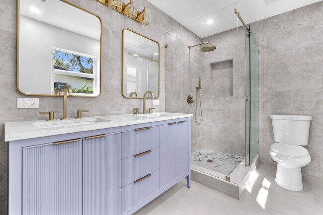 Building Photo - 4640 SW 25th Terrace