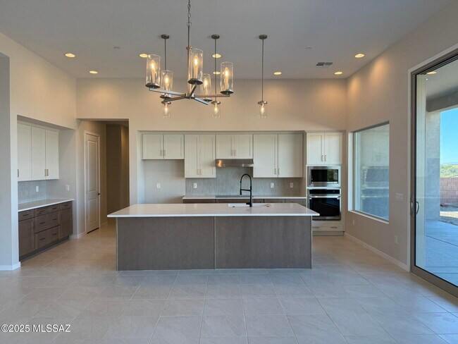 Building Photo - 5981 East Calle Agua Verde