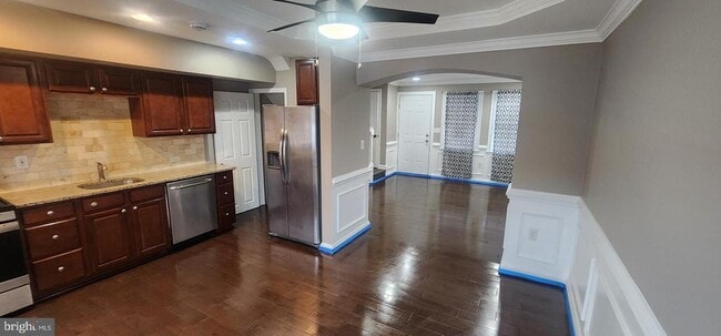 Building Photo - 7065 Eastbrook Ave