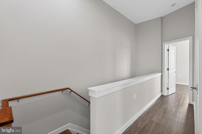 Building Photo - 5851 Columbia Pike