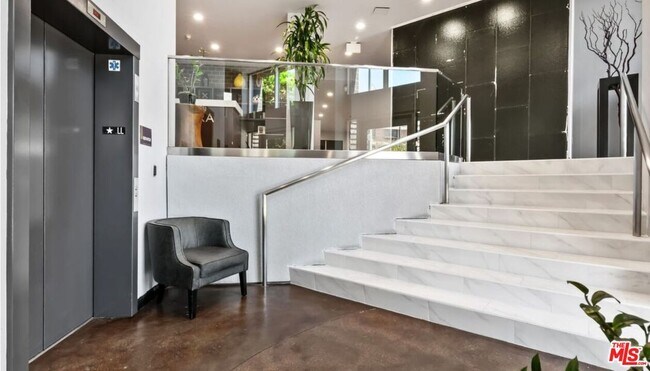 Building Photo - 629 Traction Ave