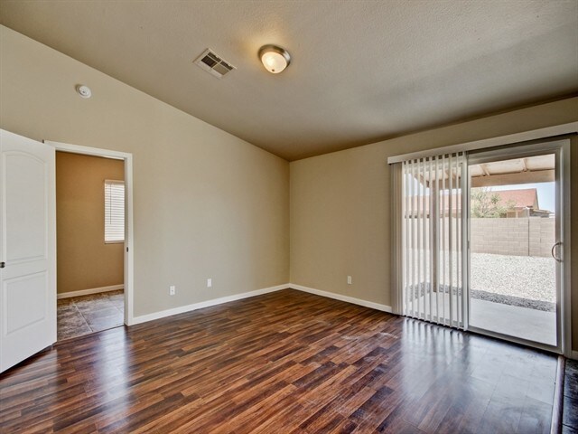 Building Photo - 10930 W Montecito Ave