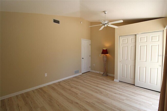 Building Photo - 9421 Fruitland Ave