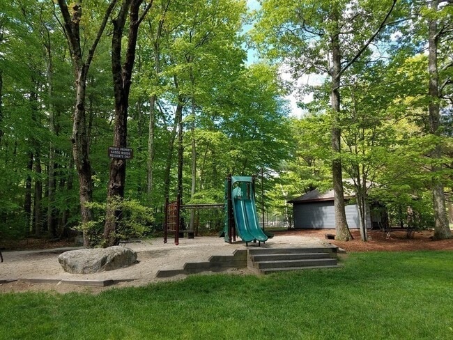 Building Photo - 604 Old Stone Brook