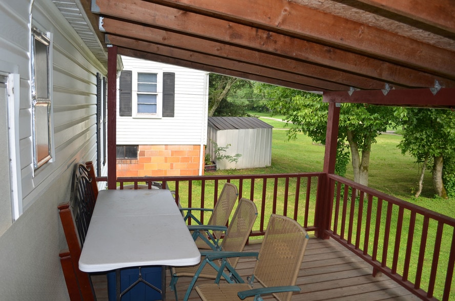 Building Photo - 18 Spring St