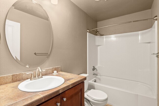 Building Photo - Luxury 3-bedroom, 3.5 Bath Row Home for Rent in Villebois Village Center