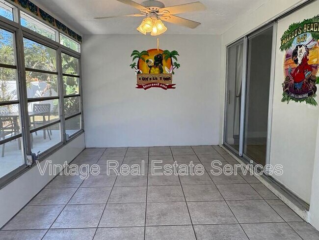 Building Photo - 1074 S Woodbrook Drive South