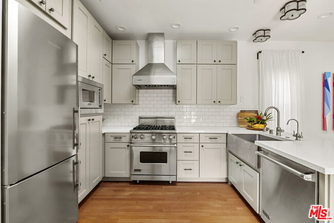 Building Photo - 8835 Betty Way