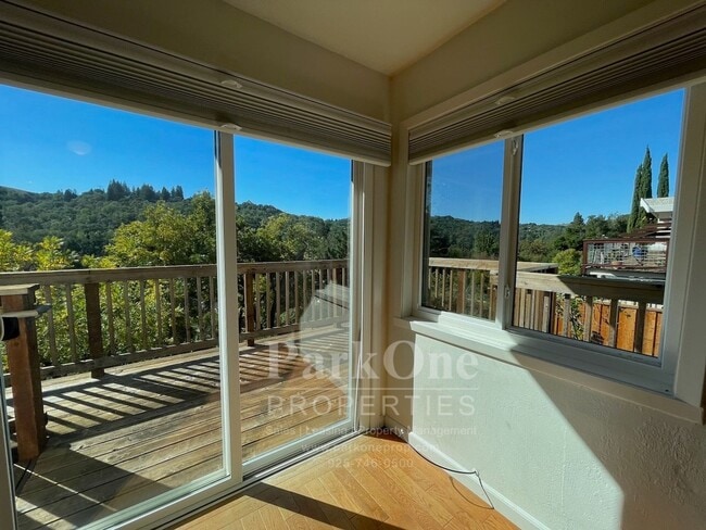 Building Photo - Spacious Home In Lafayette Hills