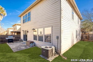 Building Photo - 16115 Branching Oaks