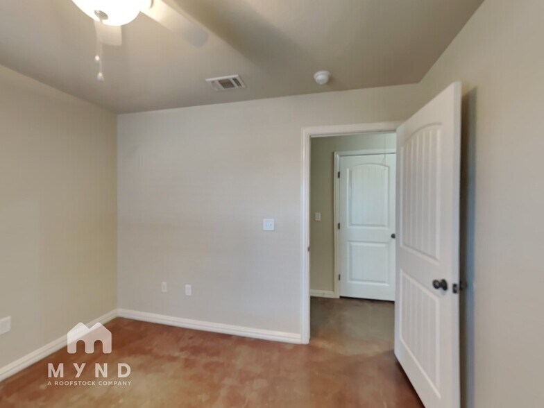 Building Photo - 125 Jolin Ln