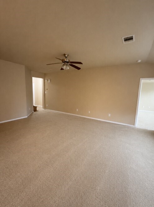 Building Photo - 811 Lovebug Ln