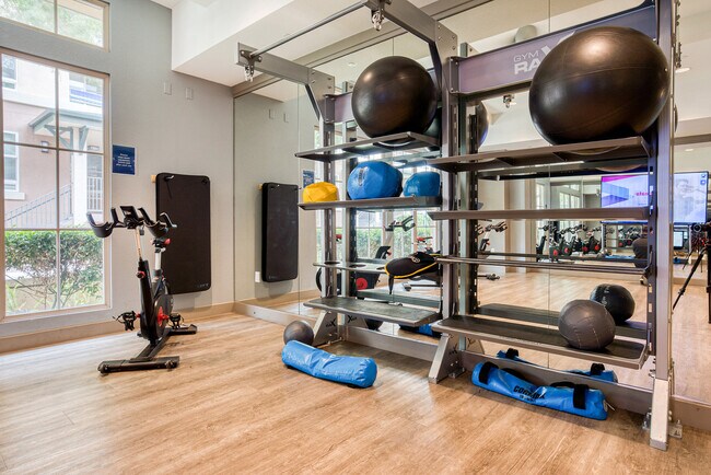 Building Photo - 1000 National Ave