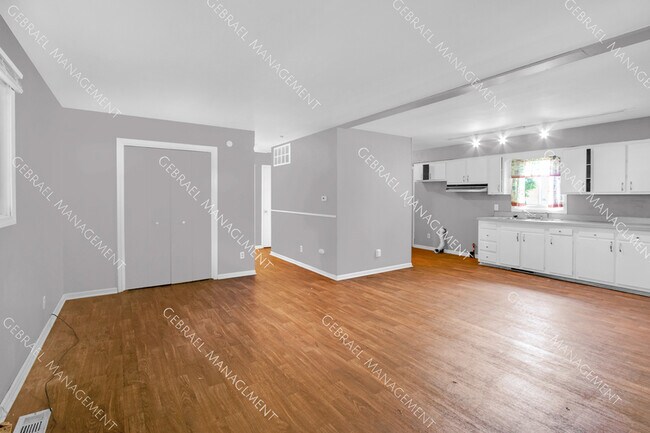 Building Photo - 3733 Beecher Rd
