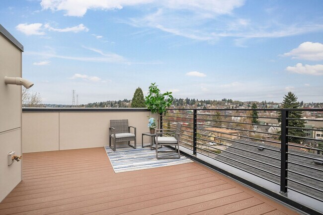 Building Photo - 34 W Cremona St