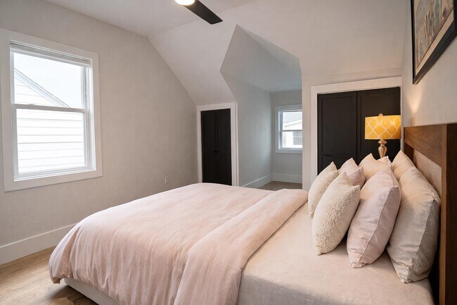 Building Photo - 335 Arlington Ave