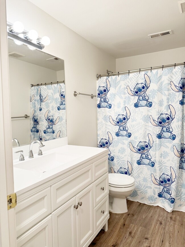 Building Photo - 1923 W Hampson Ave