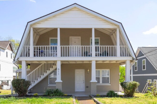 Building Photo - 611 S 14th St