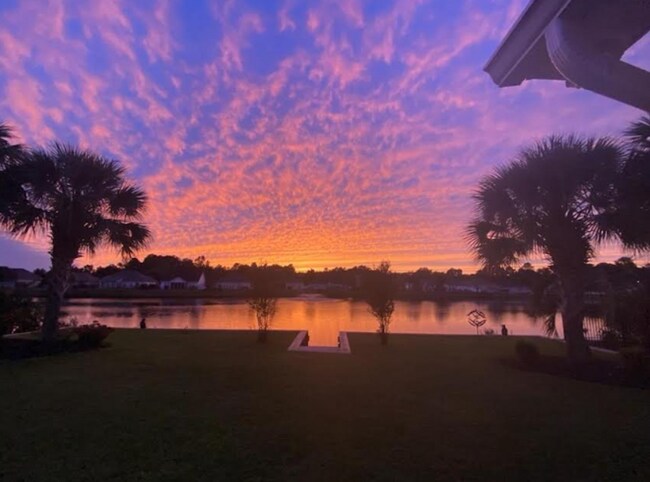 Building Photo - SPACIOUS WATERFRONT 3 bed/3.5 bath with lo...