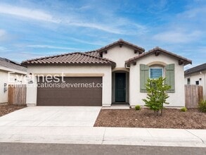 Building Photo - 4-Bed/3-Bath Home/Voucher Accepted/Available Now!