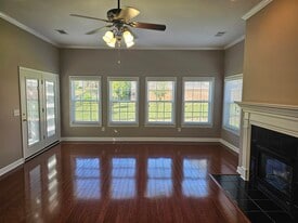 Building Photo - 13038 Peach View Dr