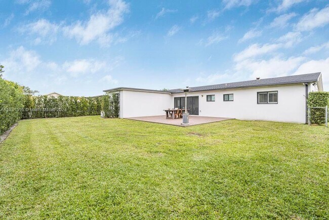 Building Photo - 5210 SW 128th Ct