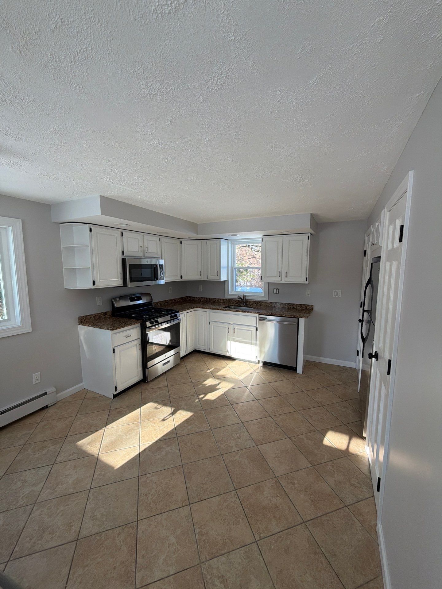 Building Photo - 610 Ives Row